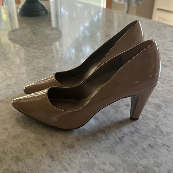 Bandolino Beige Pump - Picture 1 of 4